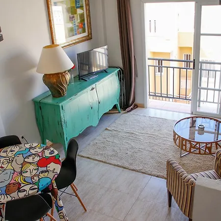 Ocean View Retro-chic Apartment *